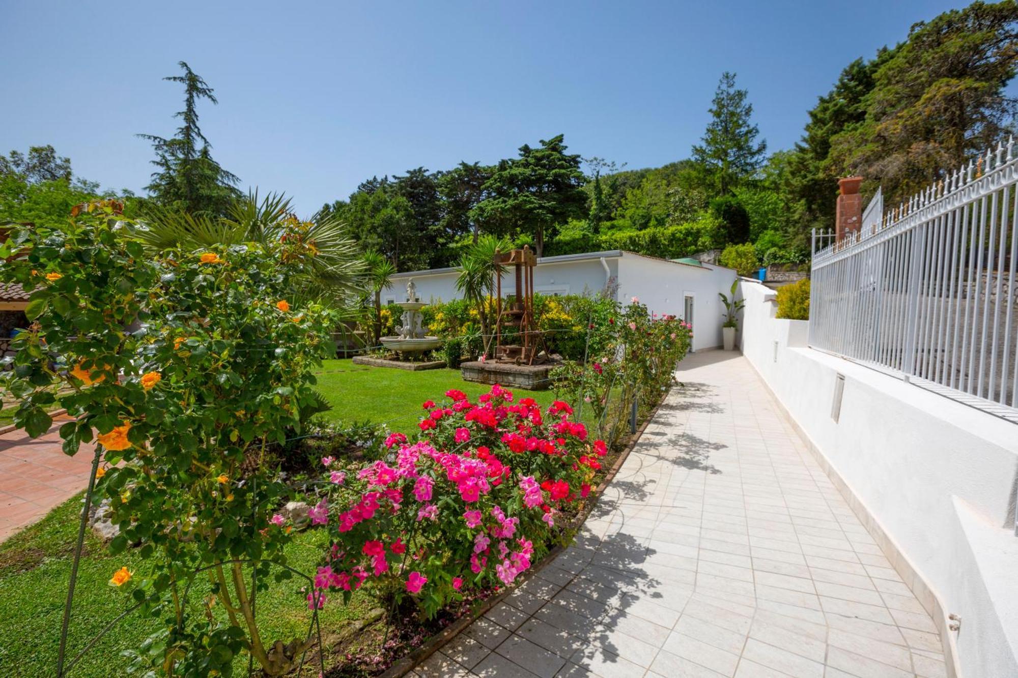 Hotel O Sole Mio 산트아구타수이두에골피 외부 사진