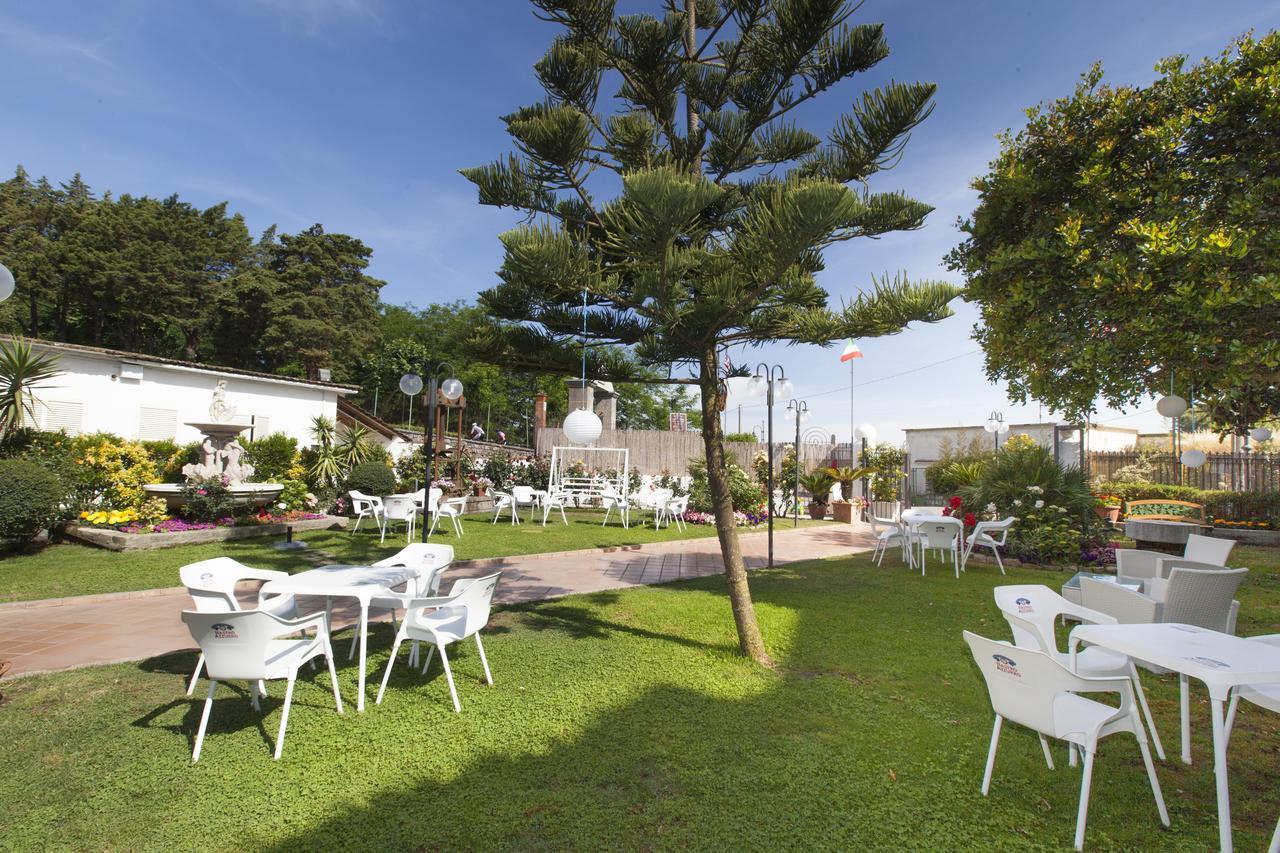 Hotel O Sole Mio 산트아구타수이두에골피 외부 사진