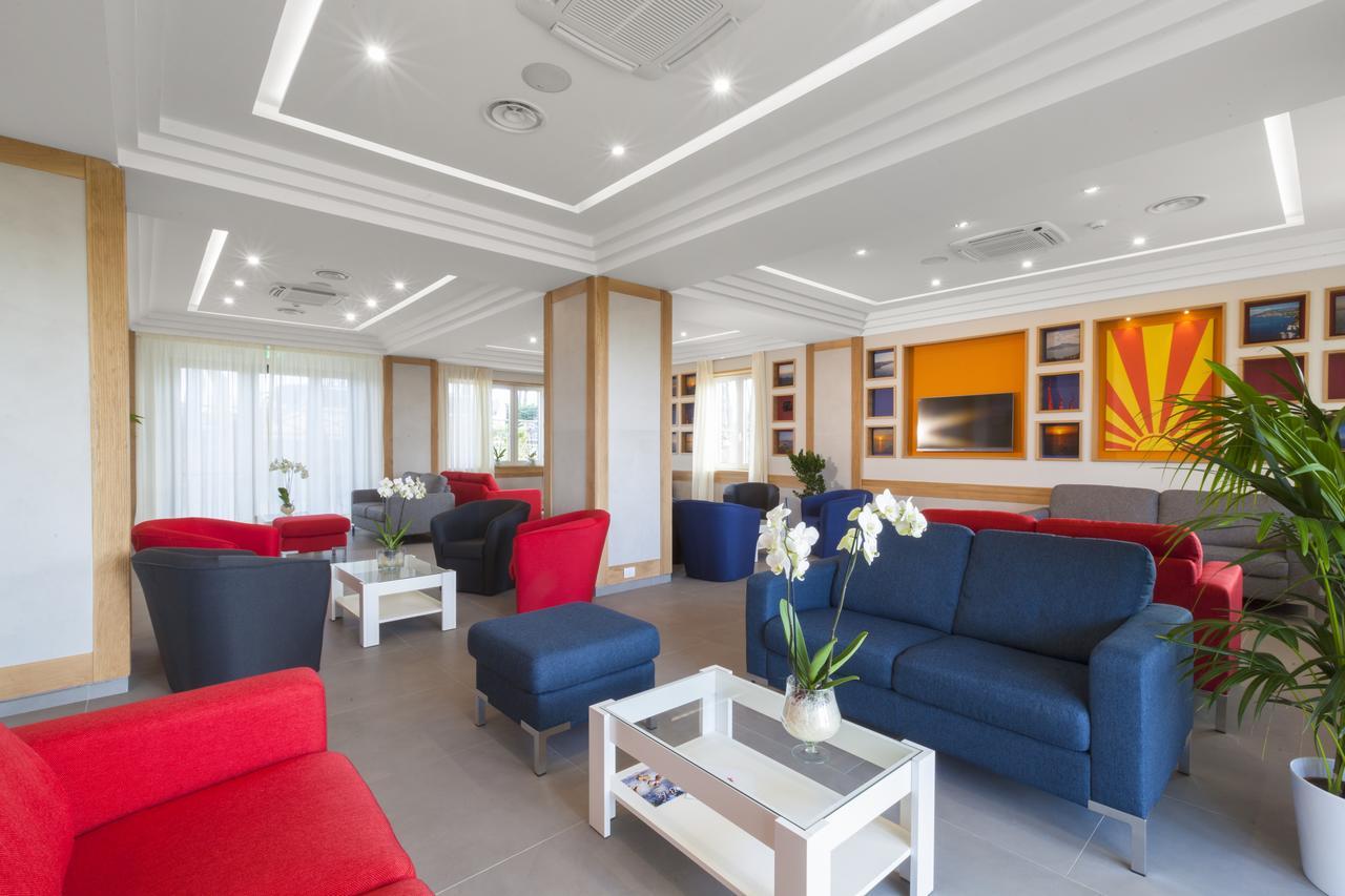 Hotel O Sole Mio 산트아구타수이두에골피 외부 사진
