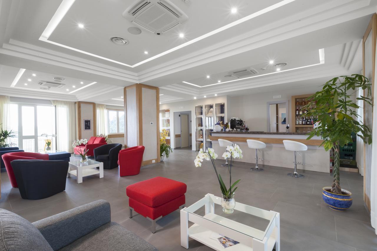 Hotel O Sole Mio 산트아구타수이두에골피 외부 사진
